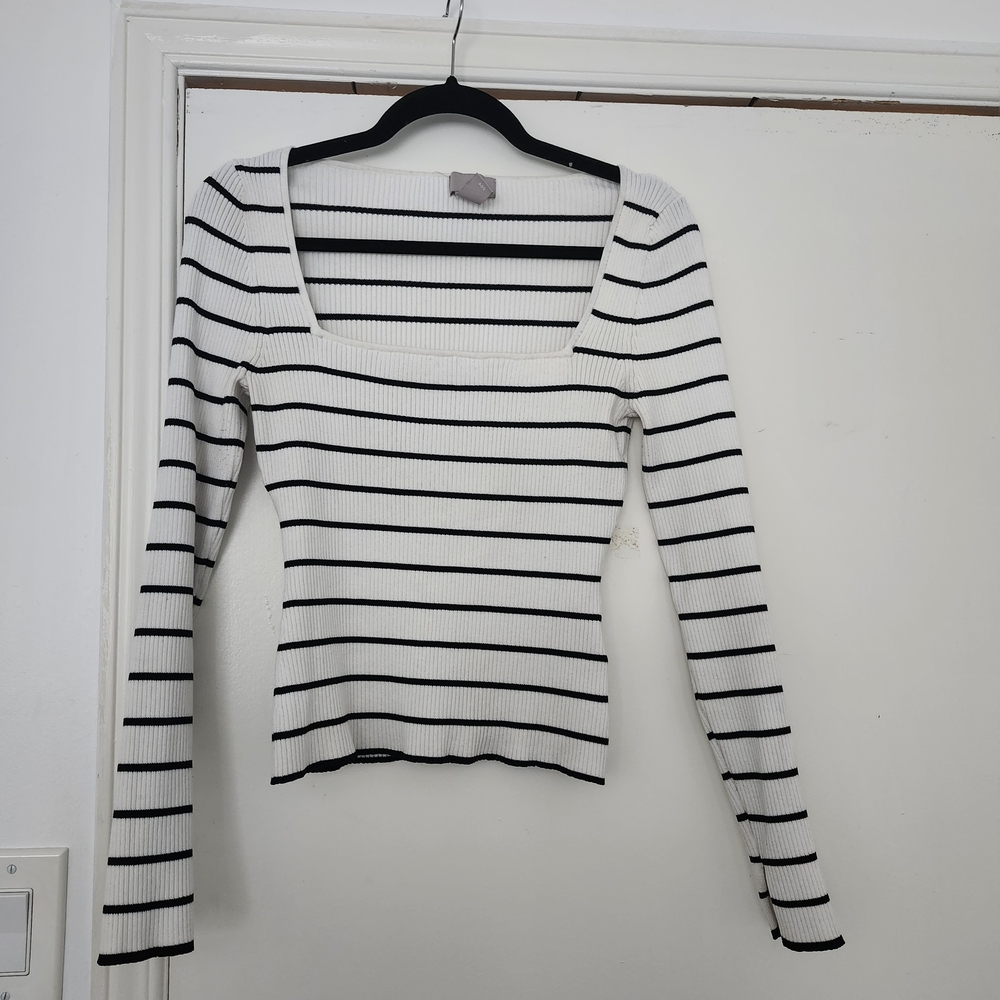 H&M Black and White Striped Long Sleeve Top